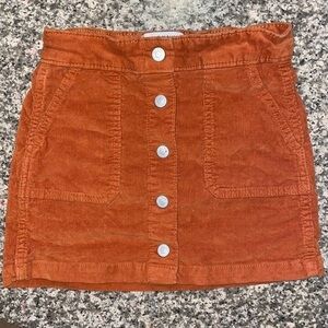 Old Navy corduroy button down skirt. Size small